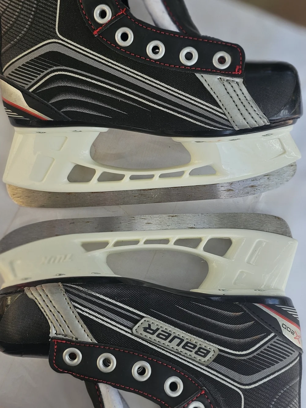 Bauer Vapor Kids' Black and Red Ice Skates